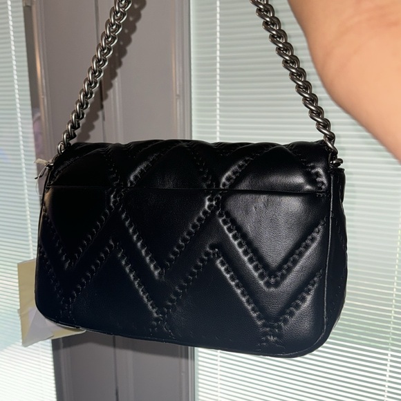 MARC JACOBS | THE
QUILTED LEATHER J MARC SHOULDER BAG - Picture 9 of 11